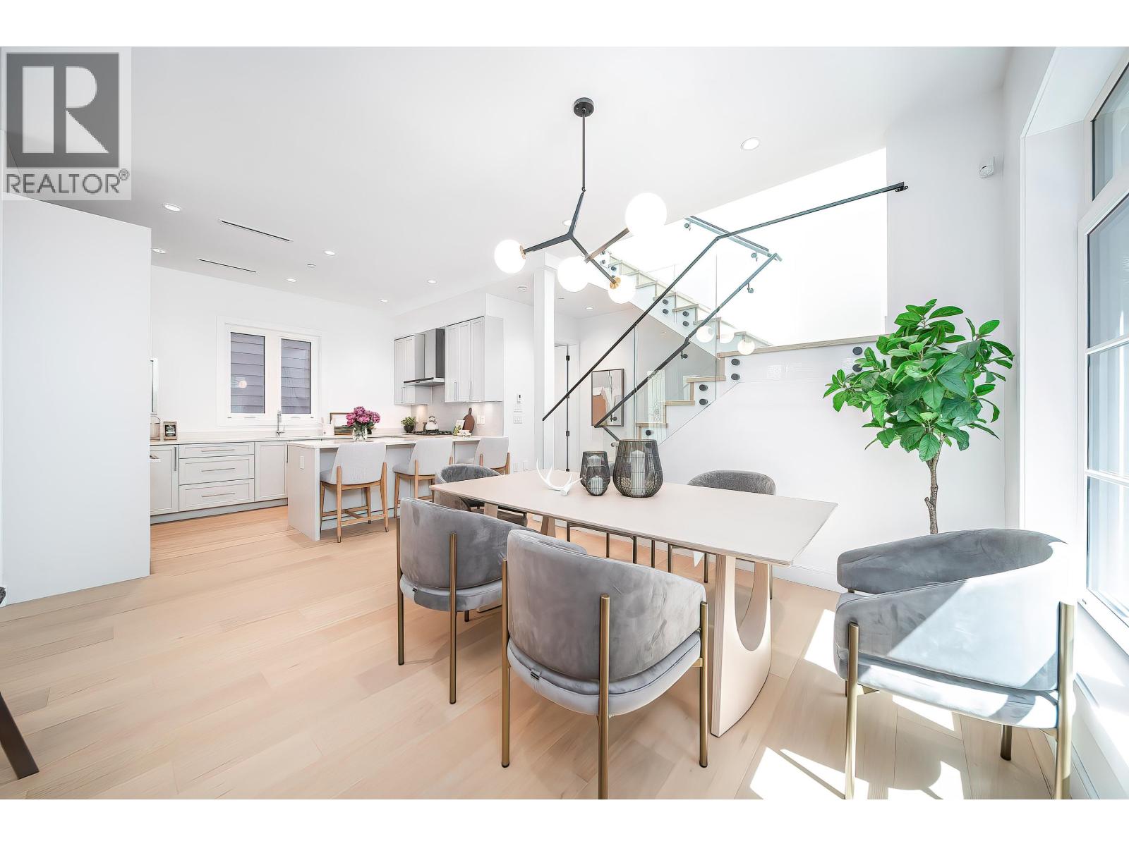 Photo 7 of 5836 Highbury Street, Vancouver BC