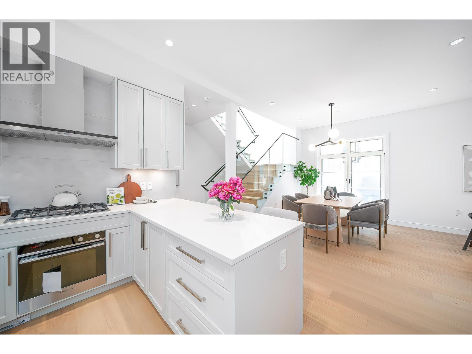 Photo 11 of 5836 Highbury Street, Vancouver BC