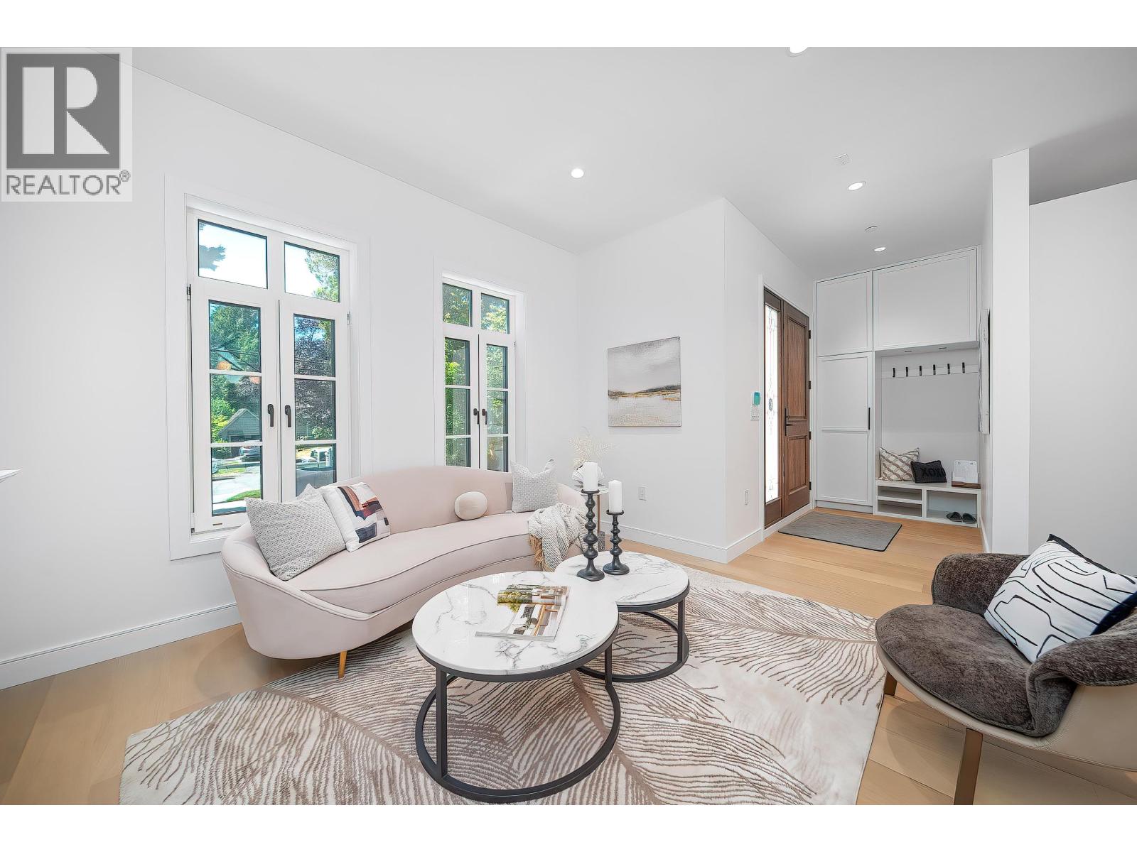 Photo 4 of 5836 Highbury Street, Vancouver BC