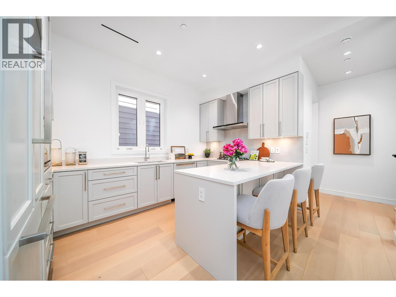 Photo 8 of 5836 Highbury Street, Vancouver BC