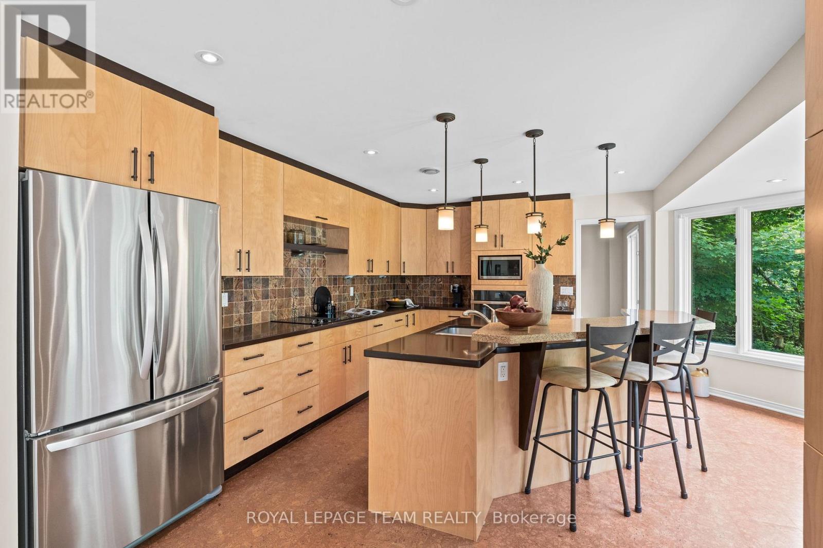 Photo 11 of 10 Weldale Drive, Ottawa ON