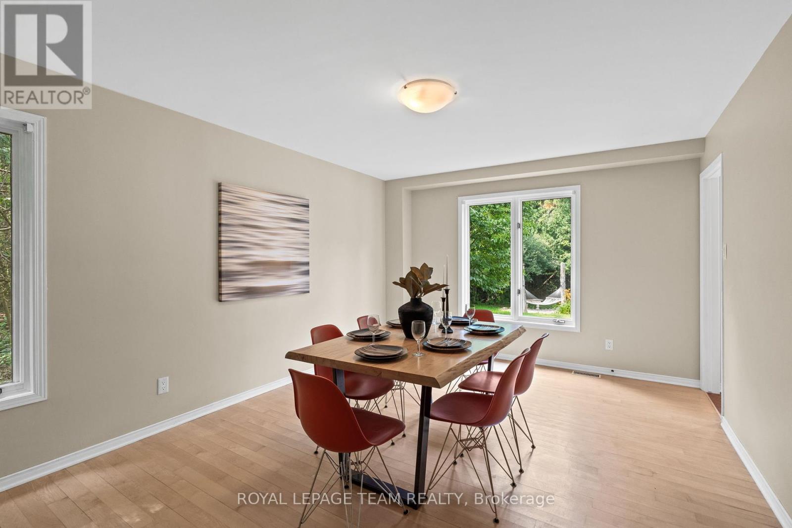 Photo 17 of 10 Weldale Drive, Ottawa ON