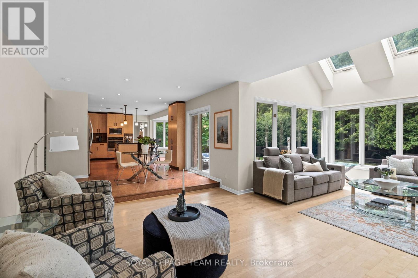 Photo 22 of 10 Weldale Drive, Ottawa ON