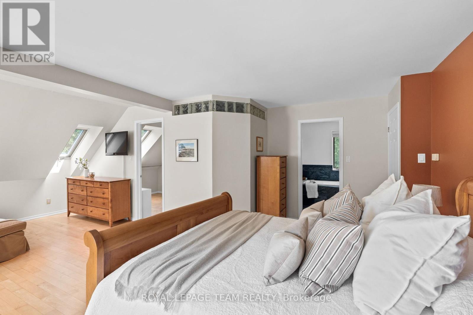 Photo 28 of 10 Weldale Drive, Ottawa ON