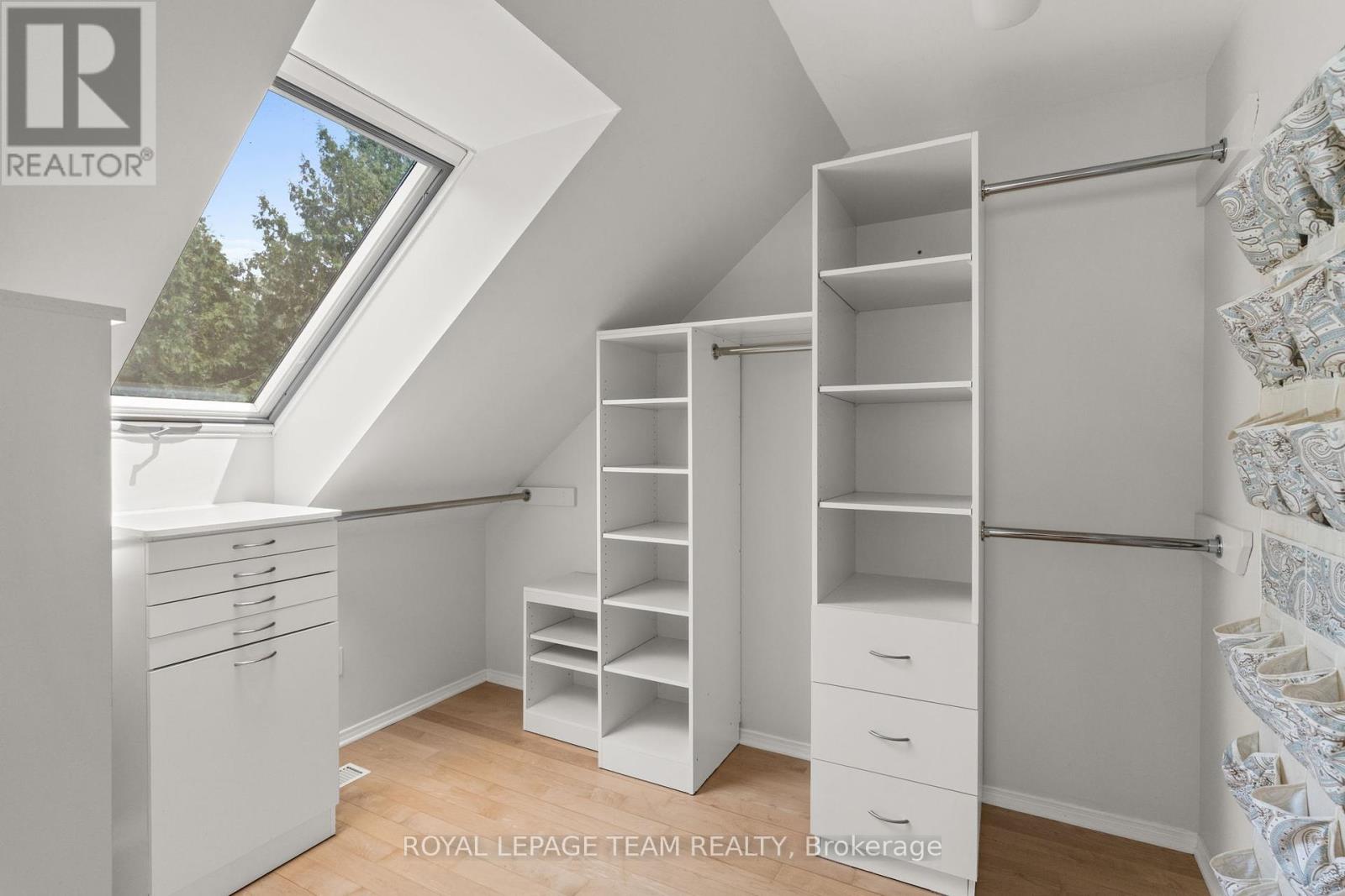 Photo 30 of 10 Weldale Drive, Ottawa ON