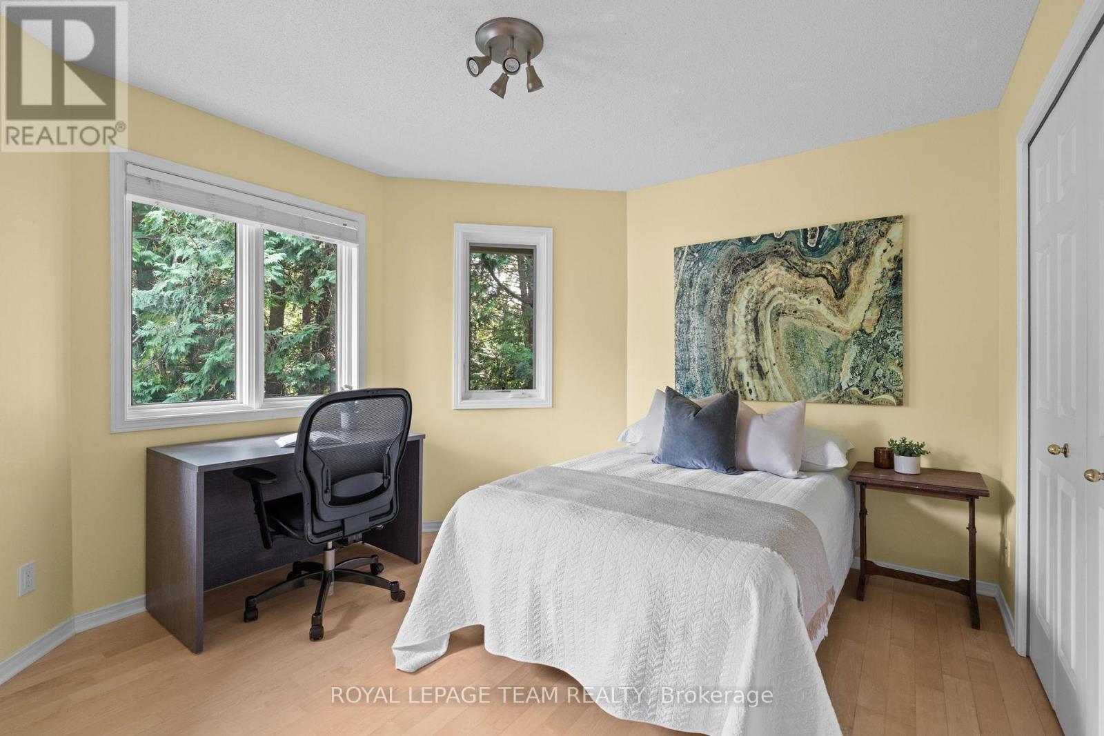 Photo 36 of 10 Weldale Drive, Ottawa ON