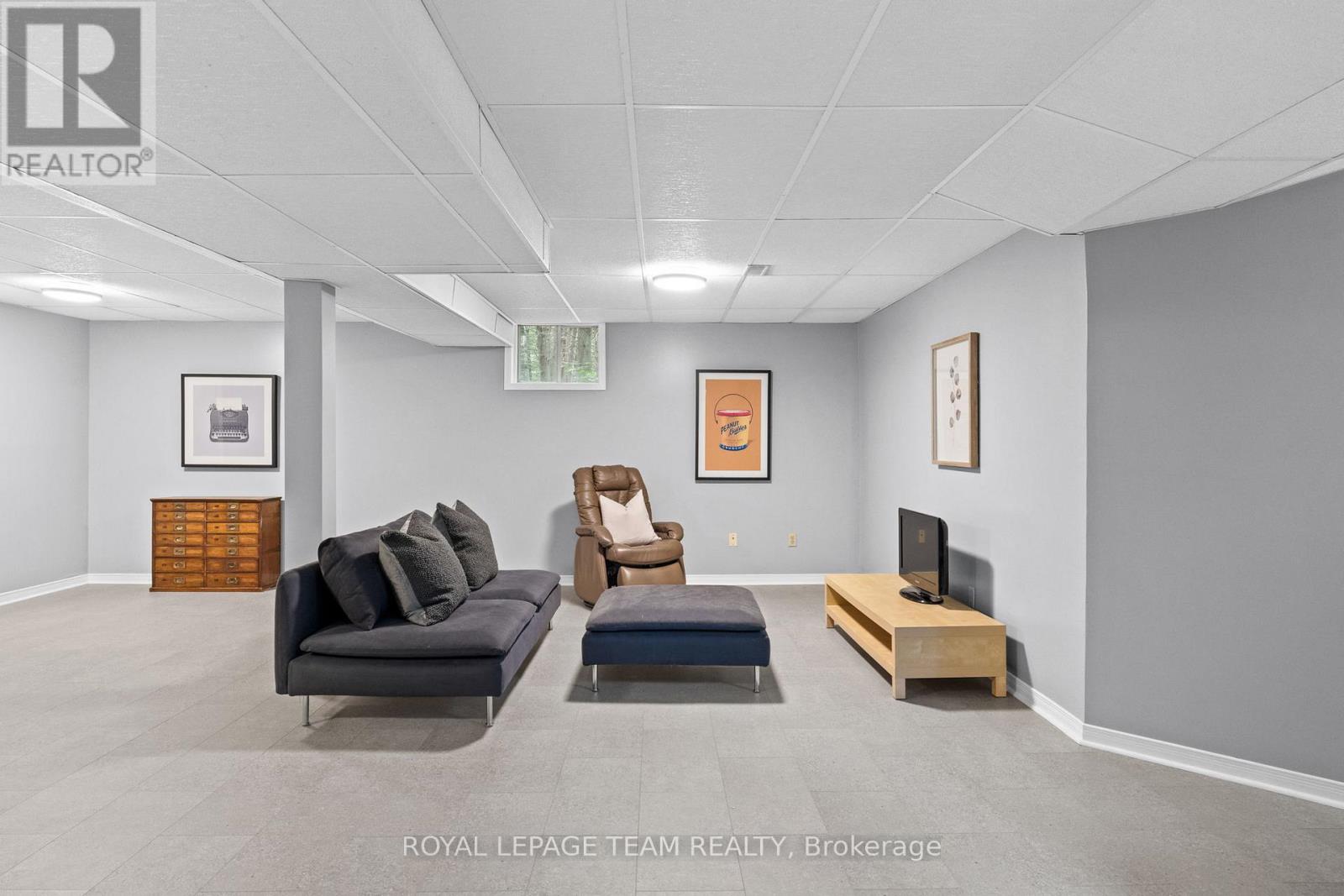 Photo 39 of 10 Weldale Drive, Ottawa ON