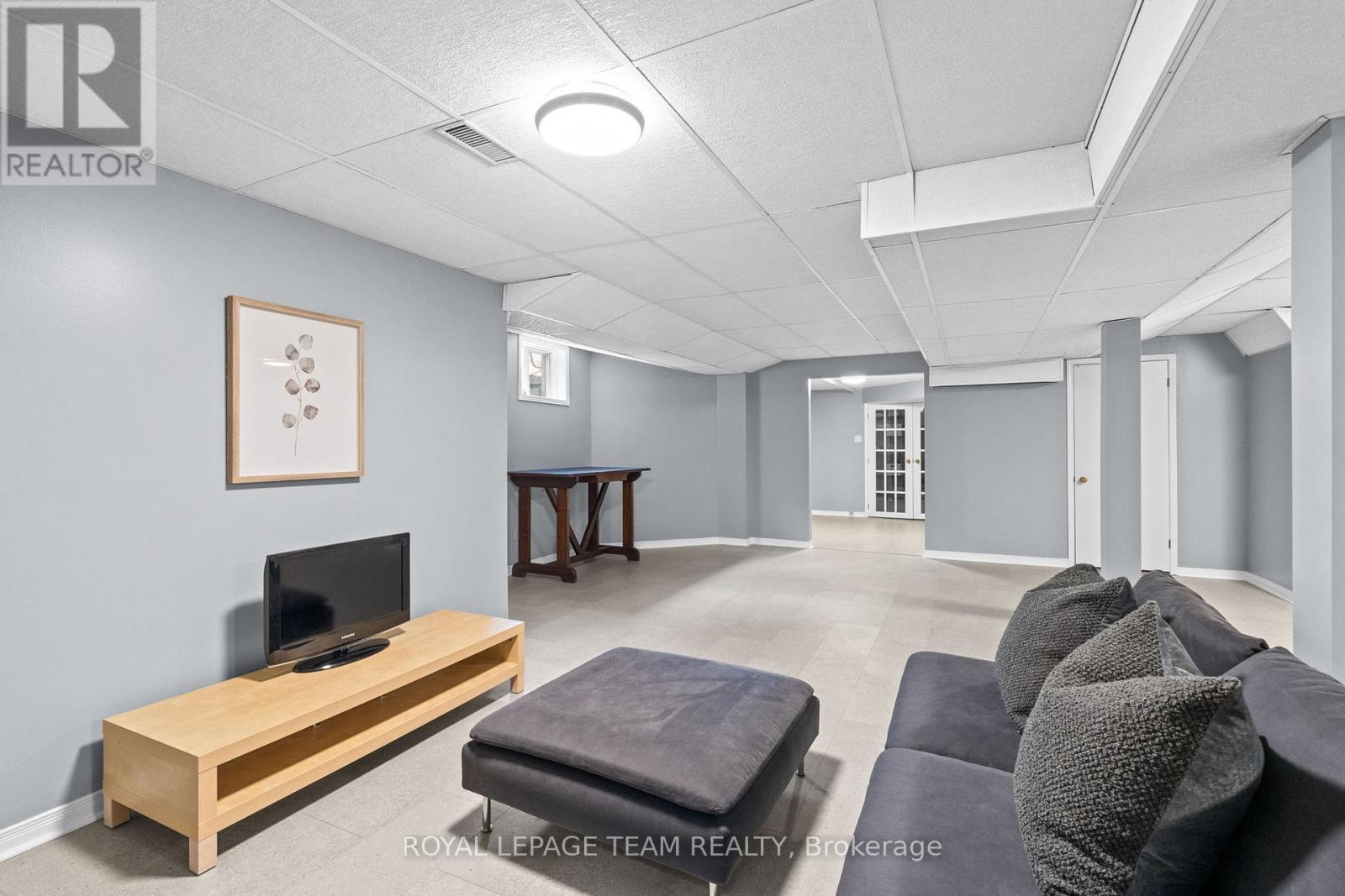 Photo 40 of 10 Weldale Drive, Ottawa ON