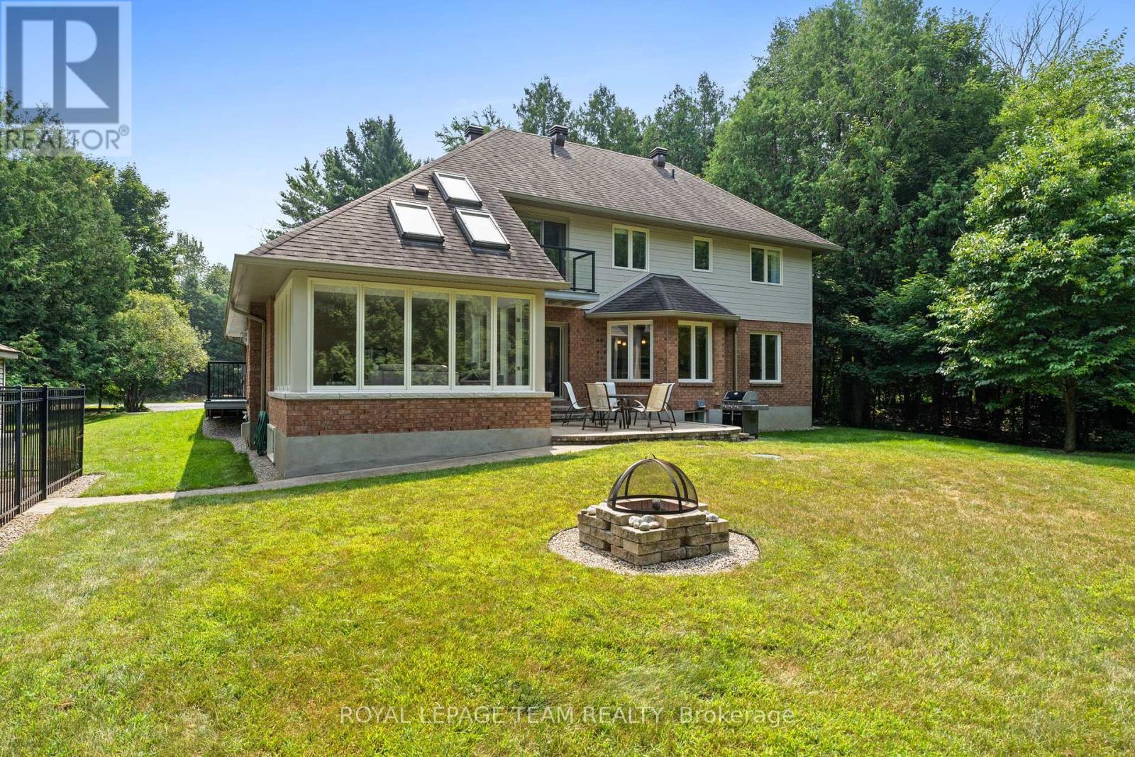 Photo 42 of 10 Weldale Drive, Ottawa ON