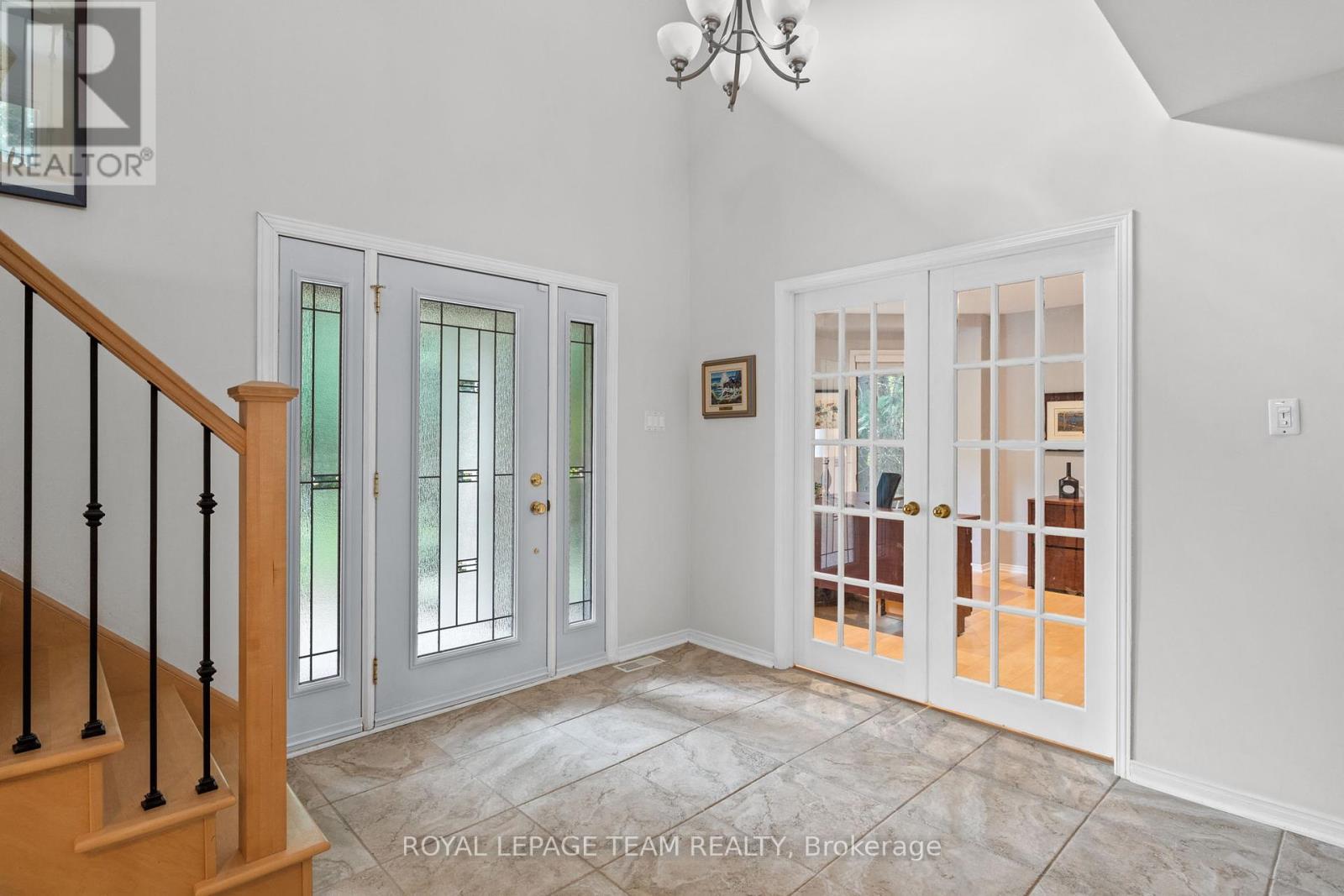 Photo 6 of 10 Weldale Drive, Ottawa ON