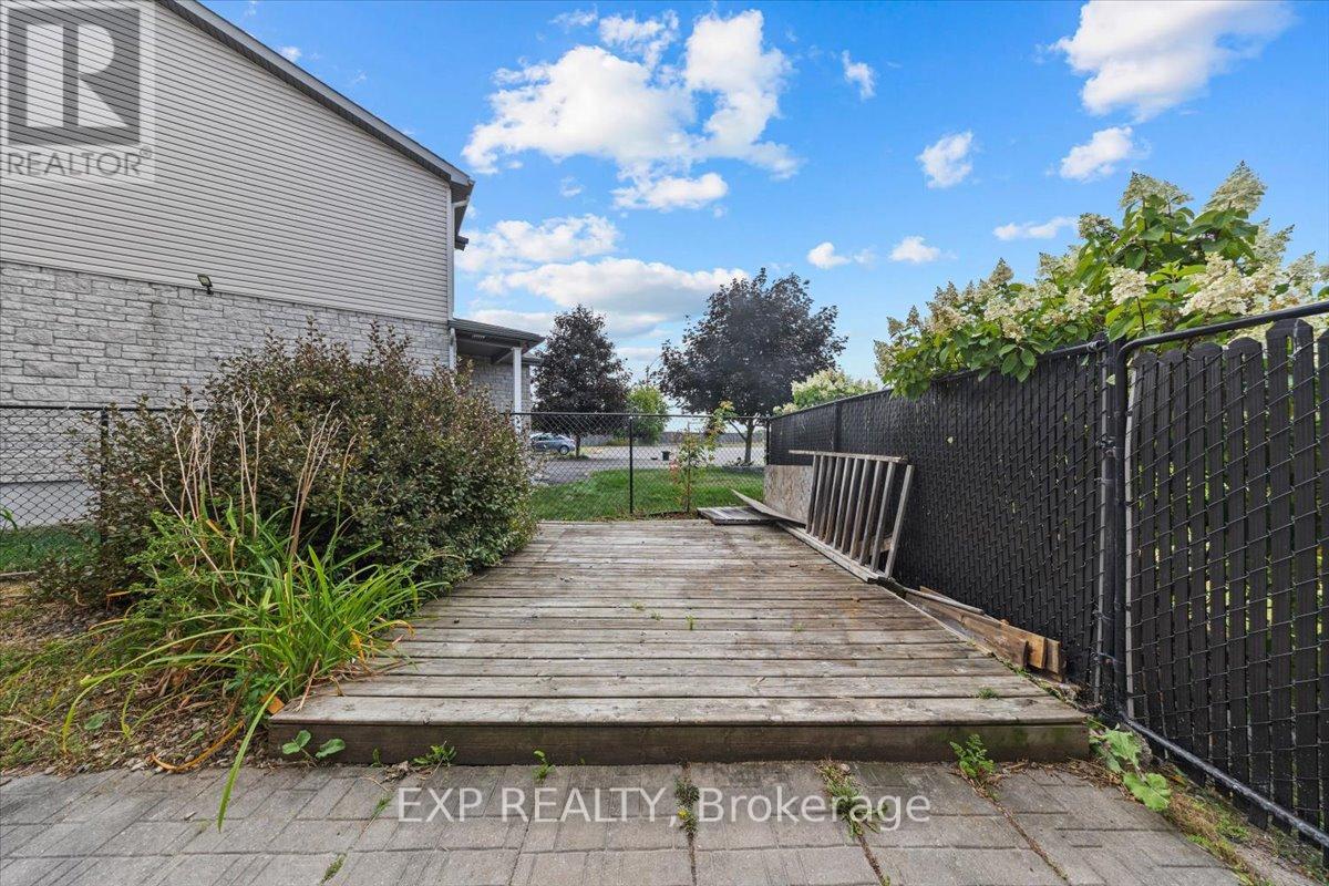Photo 11 of 12 John Findlay Terrace, Arnprior ON