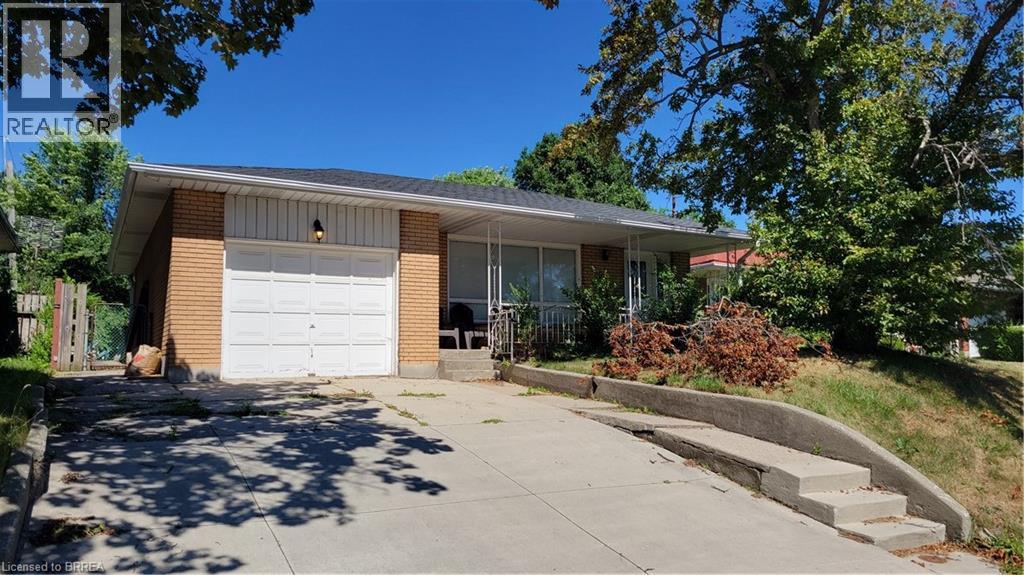 Photo 3 of 698 West 5th Street, Hamilton ON