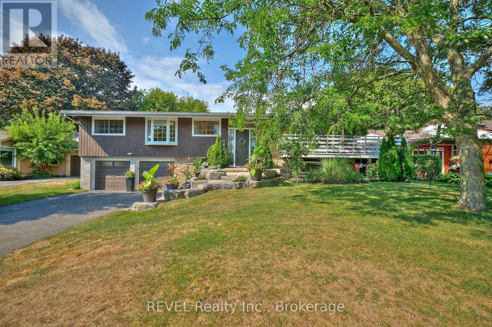 Photo 32 of 51 Pancake Lane, Pelham ON