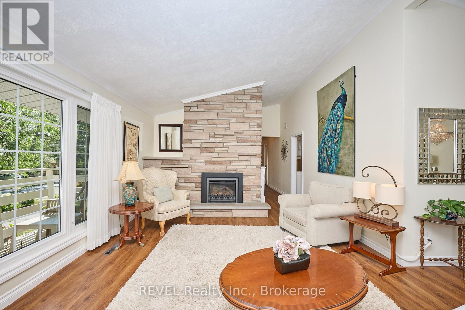 Photo 8 of 51 Pancake Lane, Pelham ON
