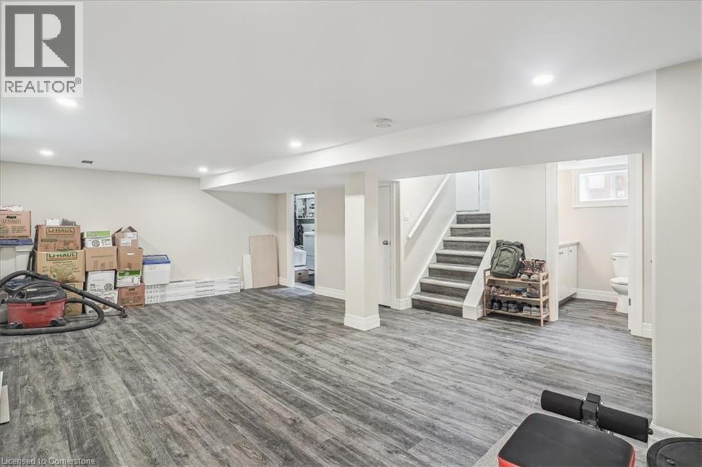 Photo 11 of 38 Viewpoint Avenue Unit 1, Hamilton ON