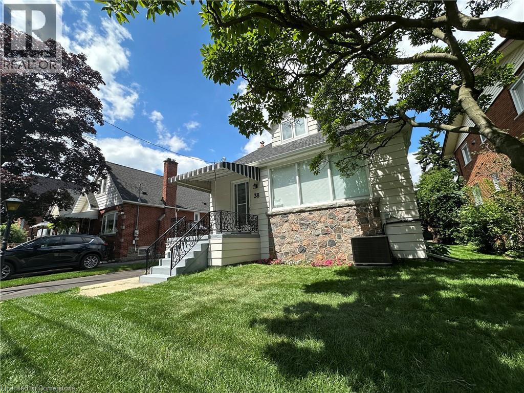 Photo 5 of 38 Viewpoint Avenue Unit 1, Hamilton ON