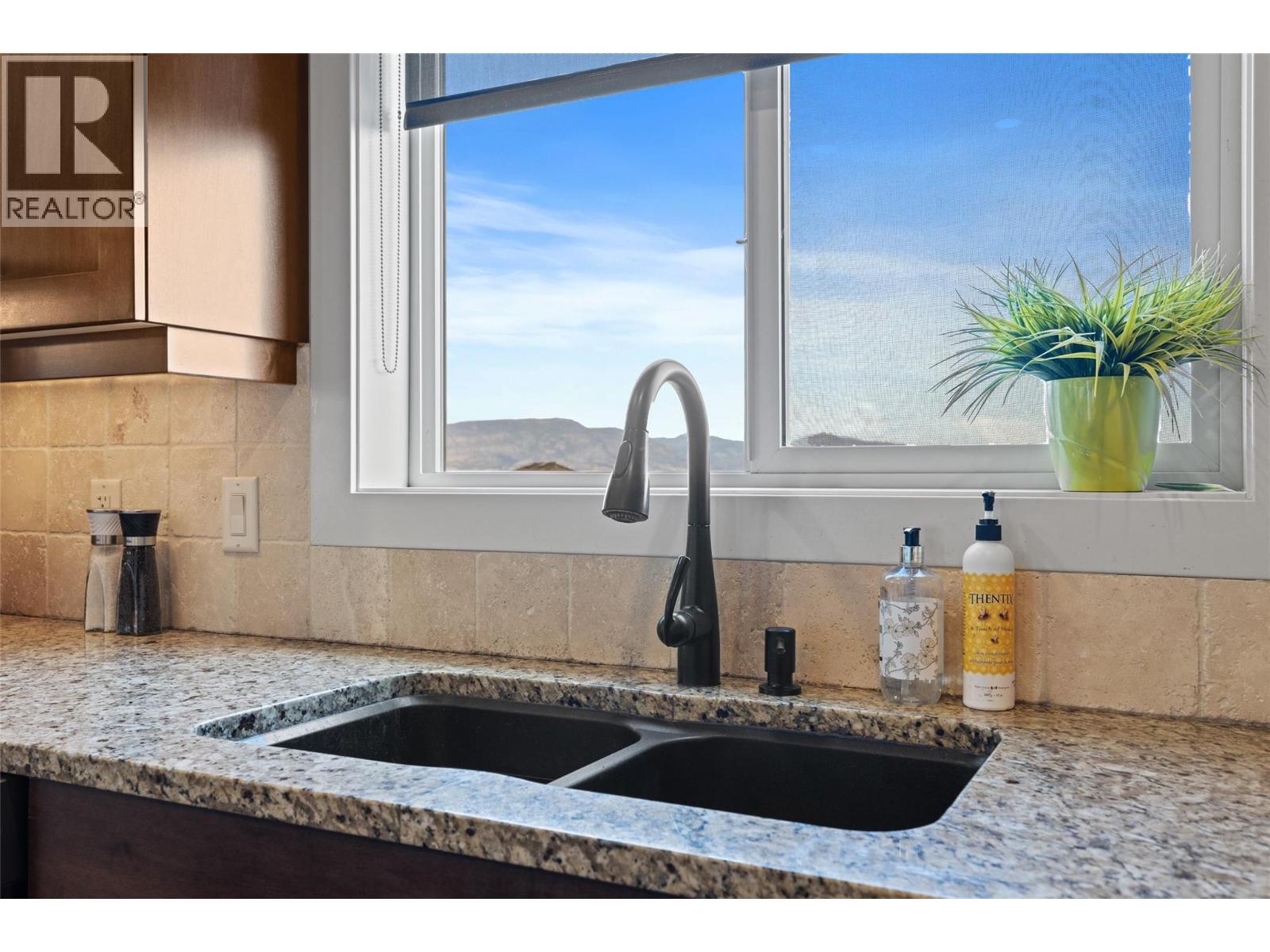  774 Kuipers Crescent, Kelowna