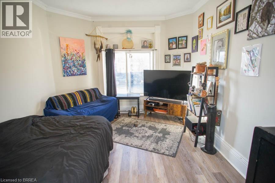 Photo 8 of 282 Darling Street, Brantford ON