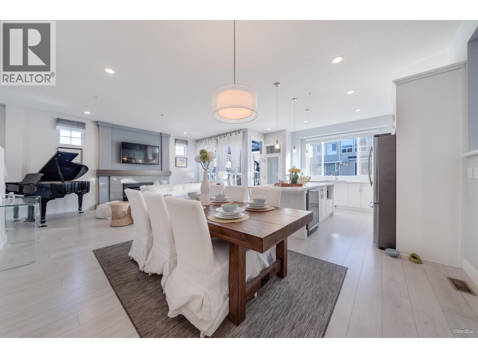 Photo 10 of 10338 238 A Street, Maple Ridge BC