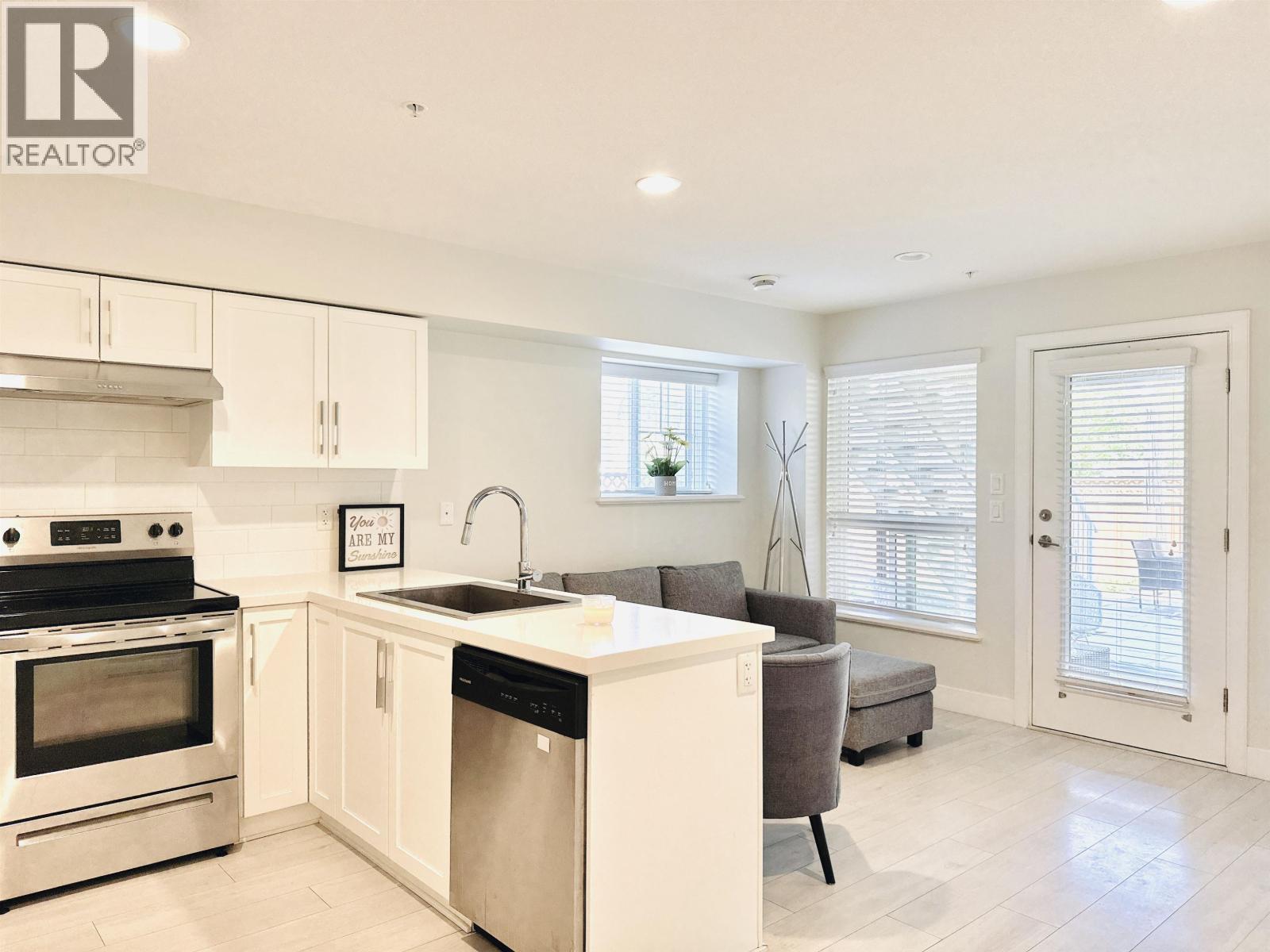 Photo 7 of 10338 238 A Street, Maple Ridge BC