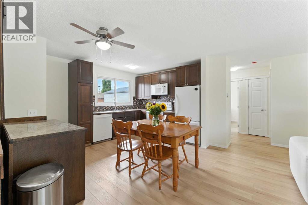 228 Penswood Way SE, Calgary, Alberta