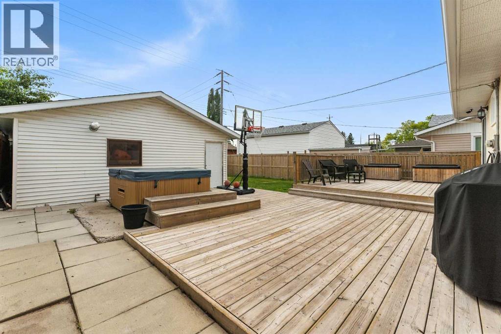 Single Family House Bungalow for Sale in  Penswood Way SE Penbrooke Meadows Calgary 