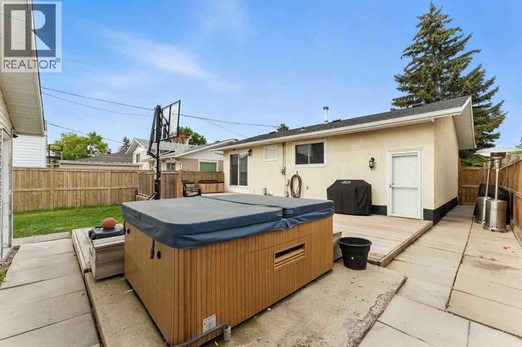 Single Family House Bungalow for Sale in  Penswood Way SE Penbrooke Meadows Calgary 