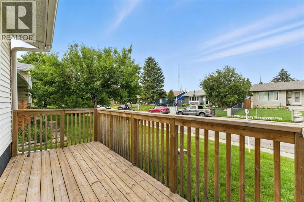 Single Family House Bungalow for Sale in  Penswood Way SE Penbrooke Meadows Calgary 