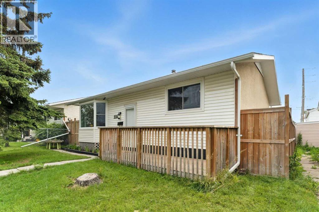 Single Family House Bungalow for Sale in  Penswood Way SE Penbrooke Meadows Calgary 