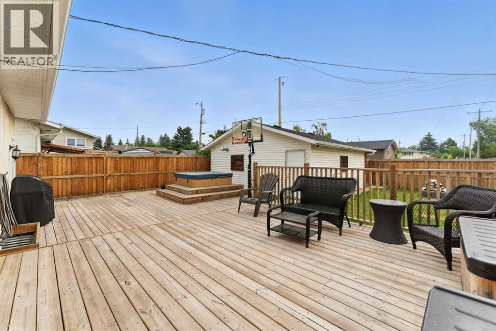 Single Family House Bungalow for Sale in  Penswood Way SE Penbrooke Meadows Calgary 