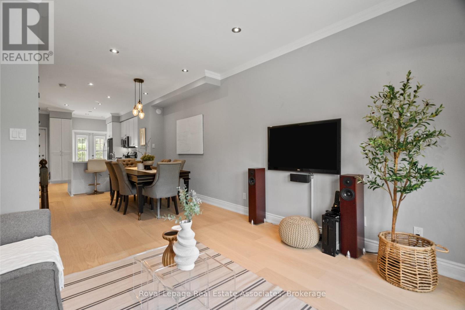 Photo 17 of 8 1 Baxter Street, Toronto ON