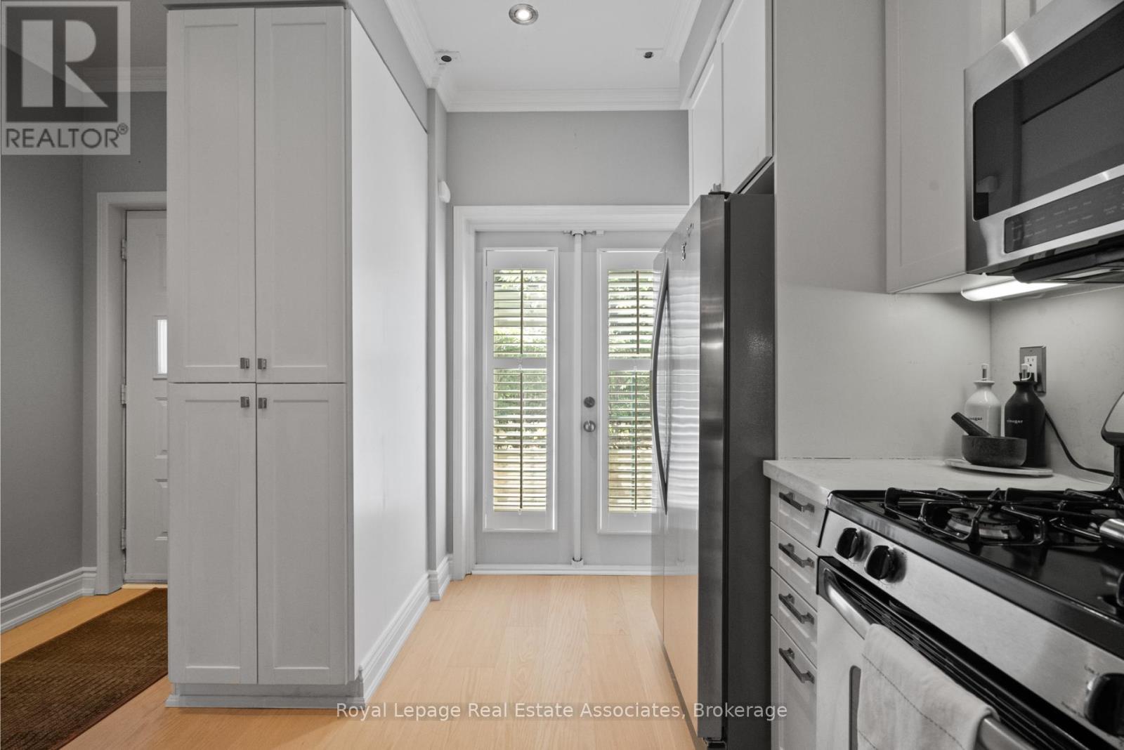 Photo 9 of 8 1 Baxter Street, Toronto ON