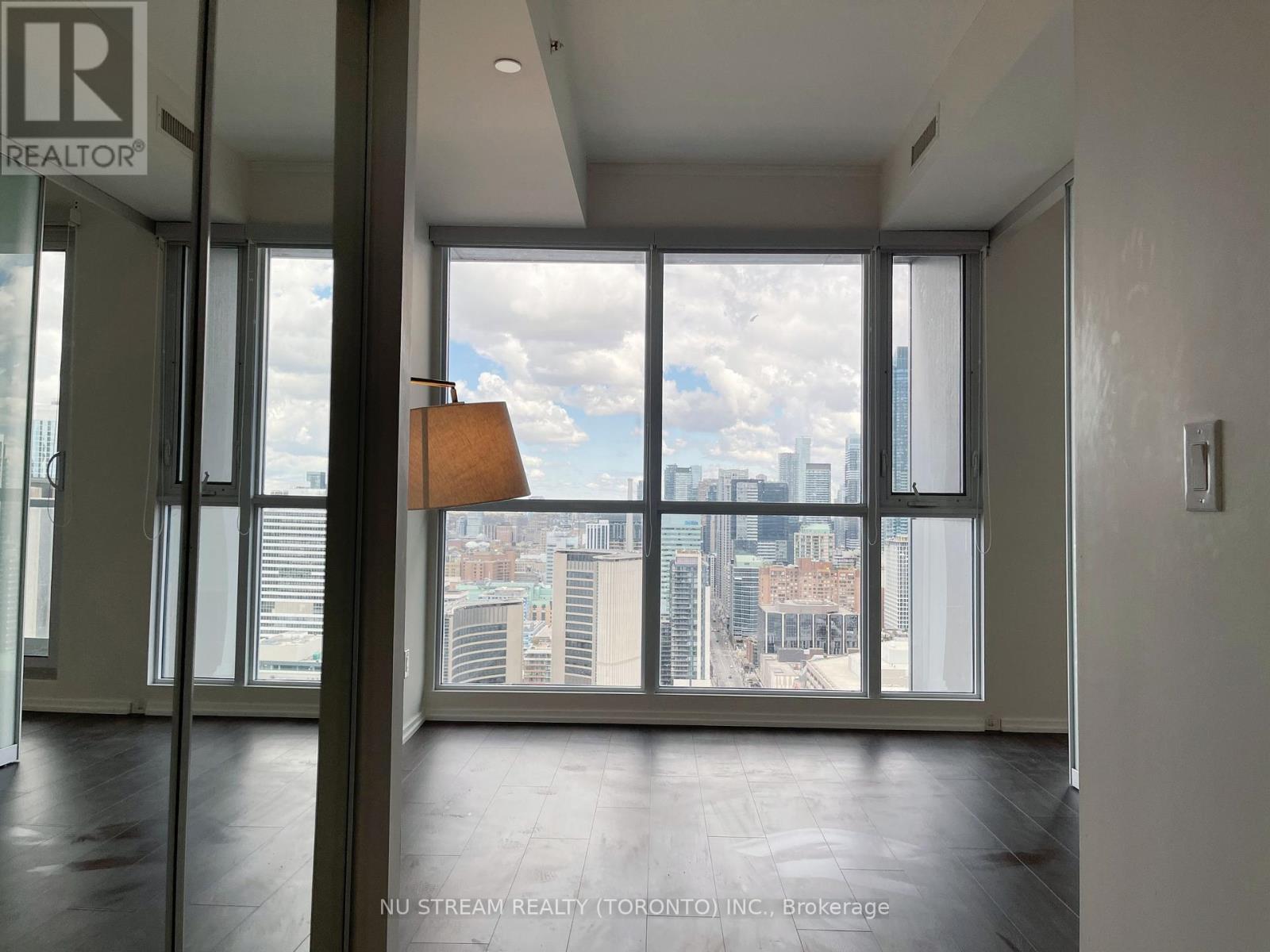 Photo 2 of 4001 70 Temperance Street, Toronto ON