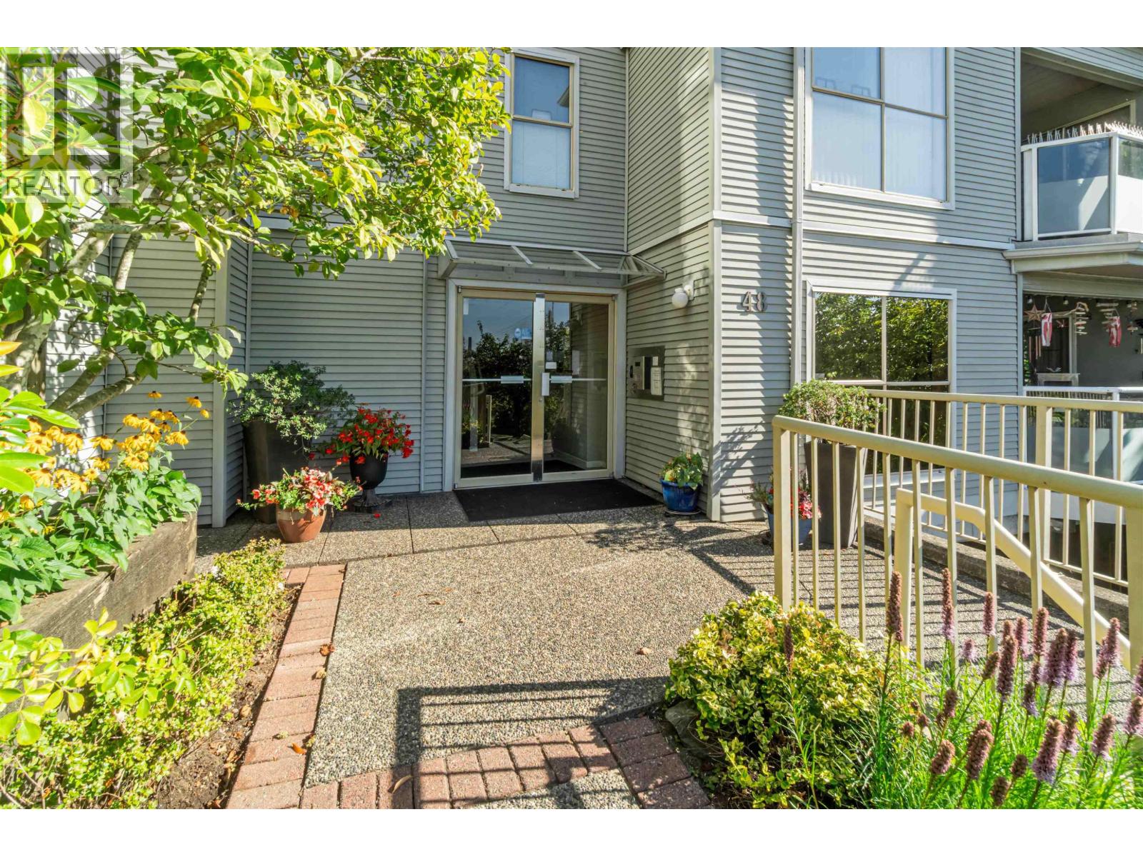 Photo 1 of 306 48 Richmond Street, New Westminster BC