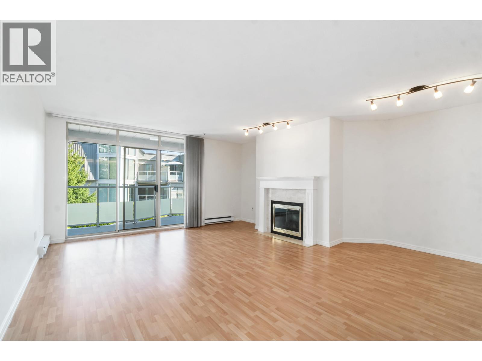 Photo 11 of 306 48 Richmond Street, New Westminster BC