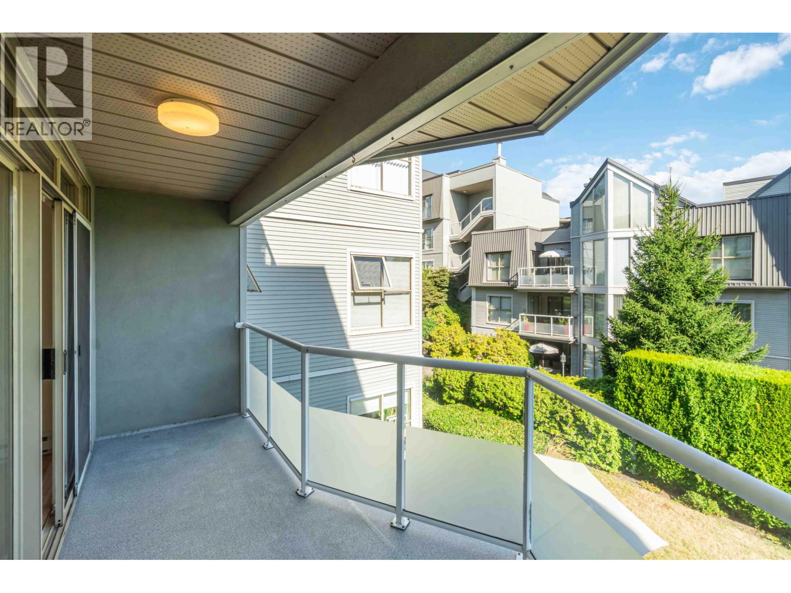 Photo 3 of 306 48 Richmond Street, New Westminster BC