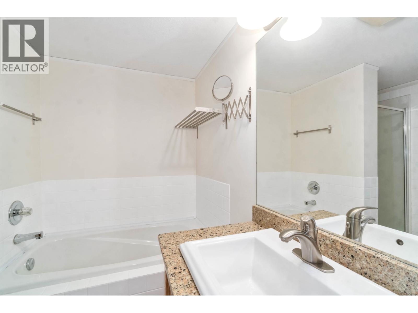 Photo 13 of 306 48 Richmond Street, New Westminster BC