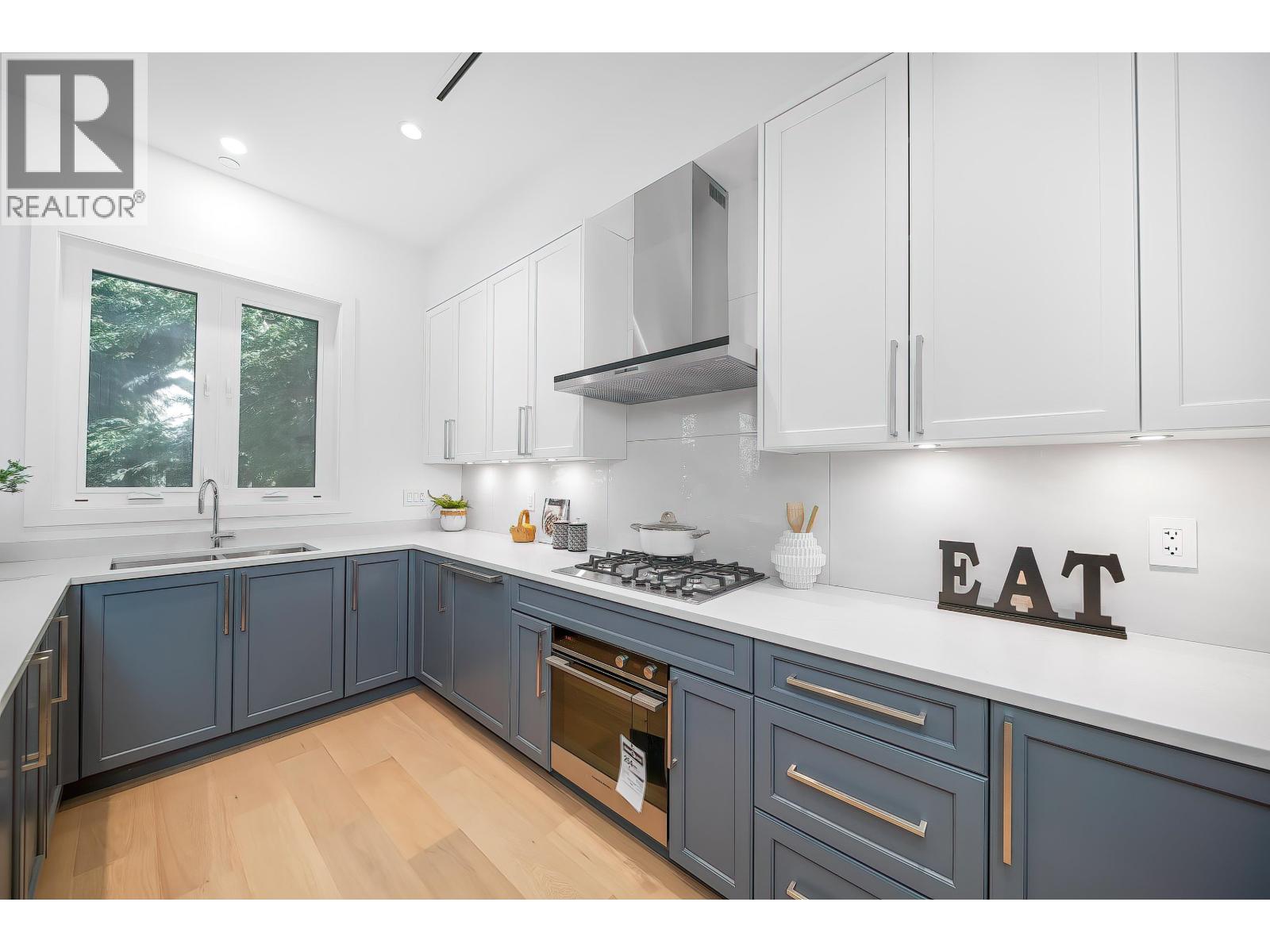 Photo 8 of 5838 Highbury Street, Vancouver BC