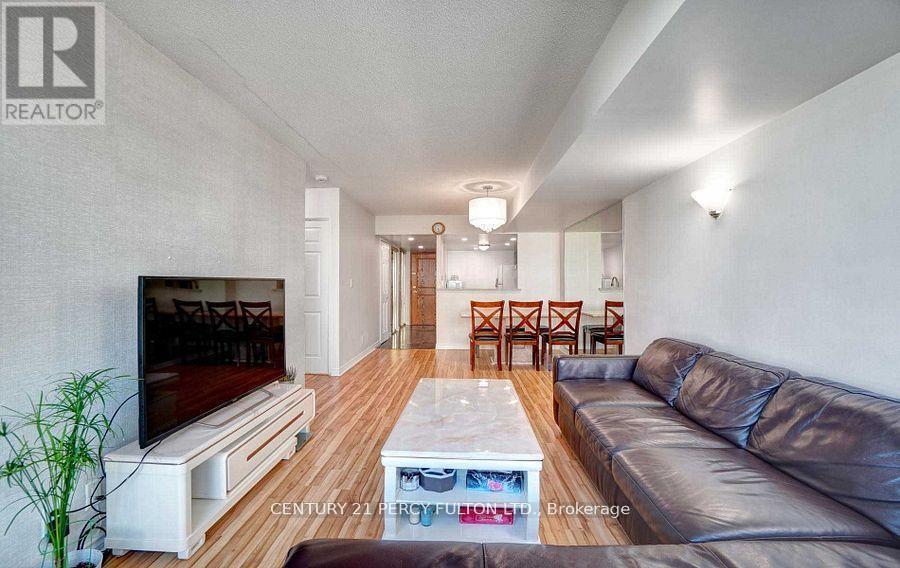 Photo 5 of 806 8 Lee Centre Drive, Toronto ON