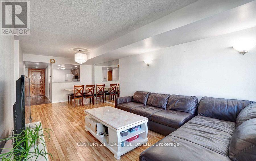 Photo 8 of 806 8 Lee Centre Drive, Toronto ON