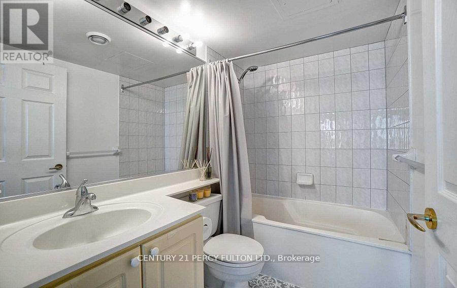 Photo 13 of 806 8 Lee Centre Drive, Toronto ON