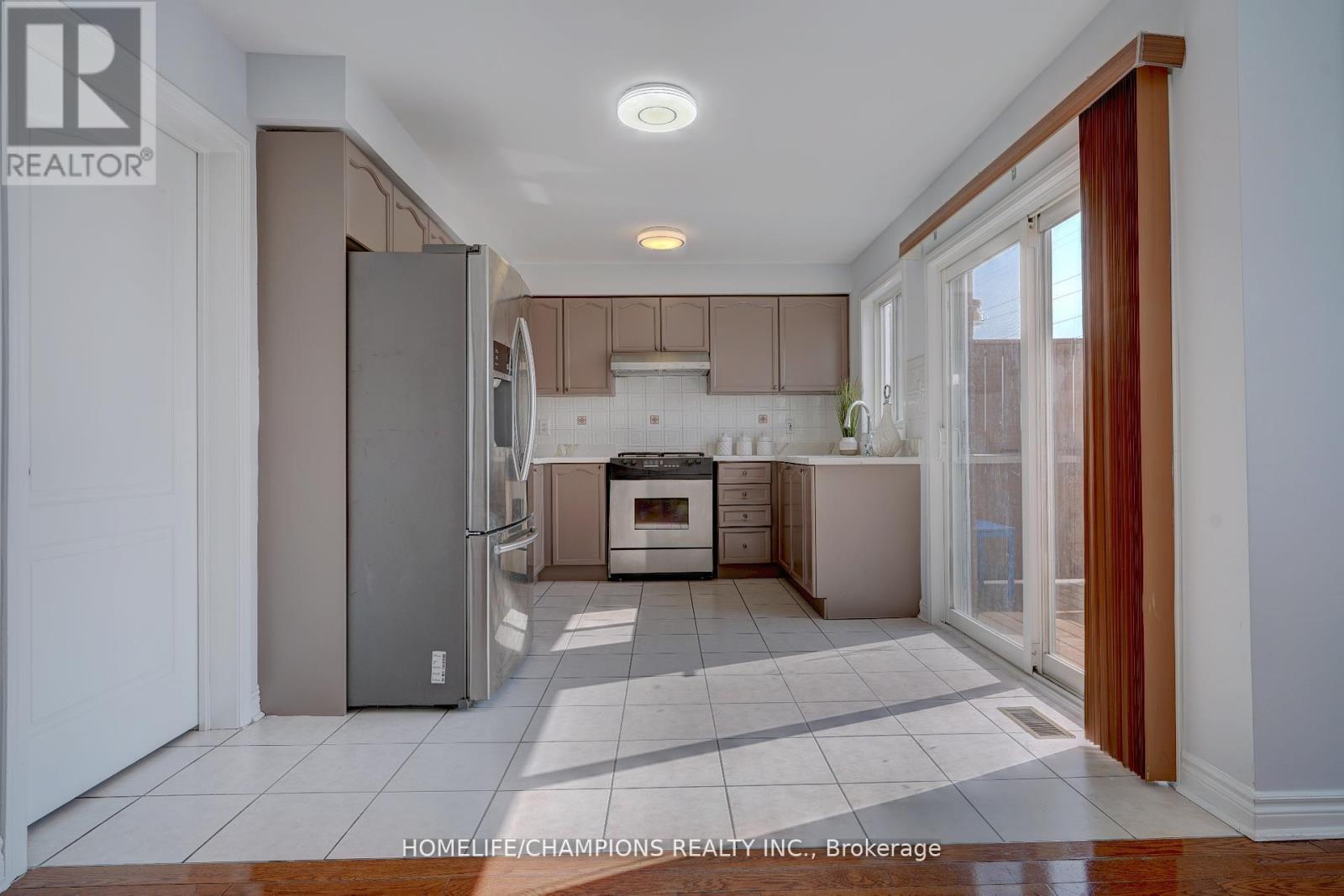 Photo 10 of 145 Raponi Circle, Toronto ON