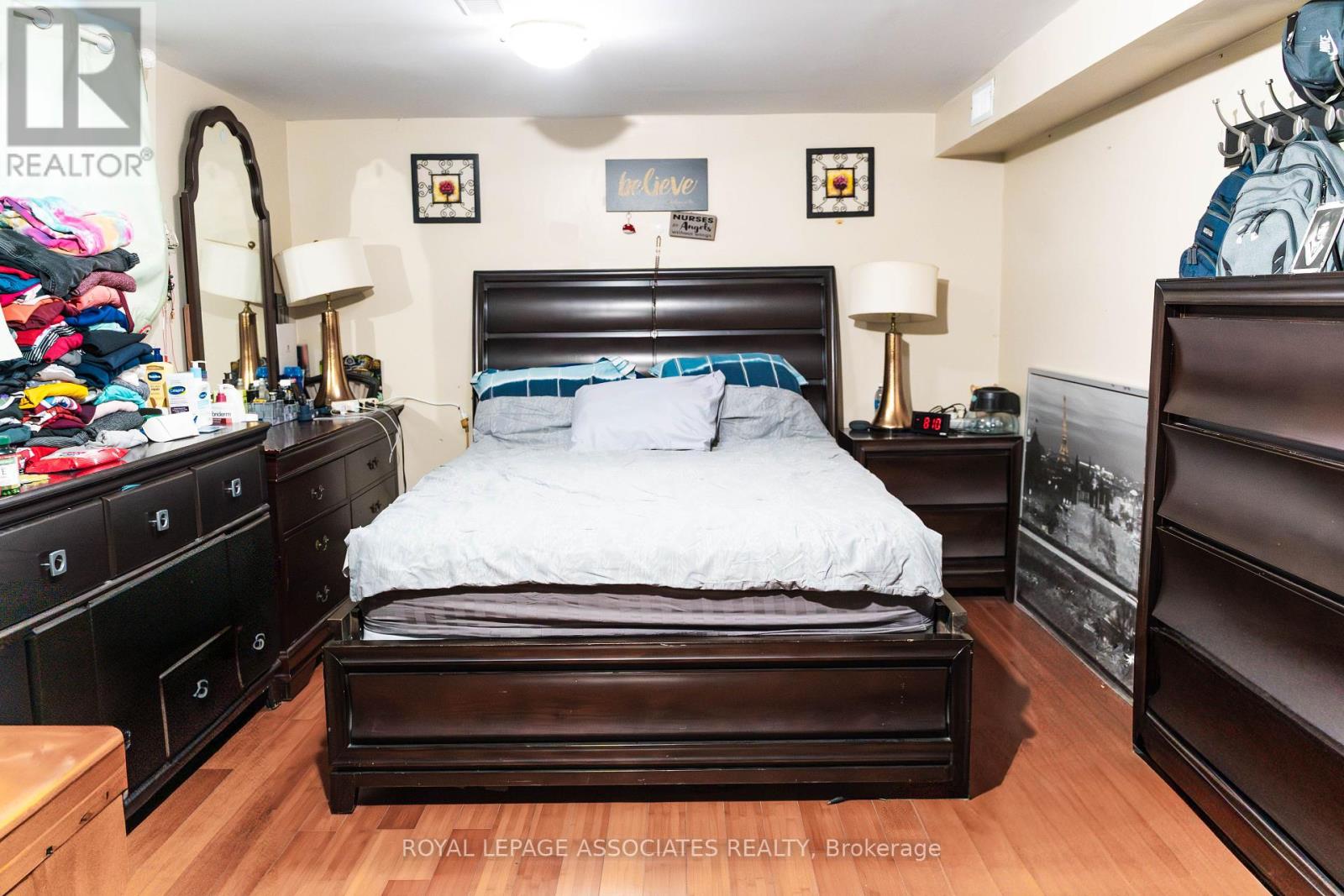 Photo 18 of 24 Hurley Crescent, Toronto ON