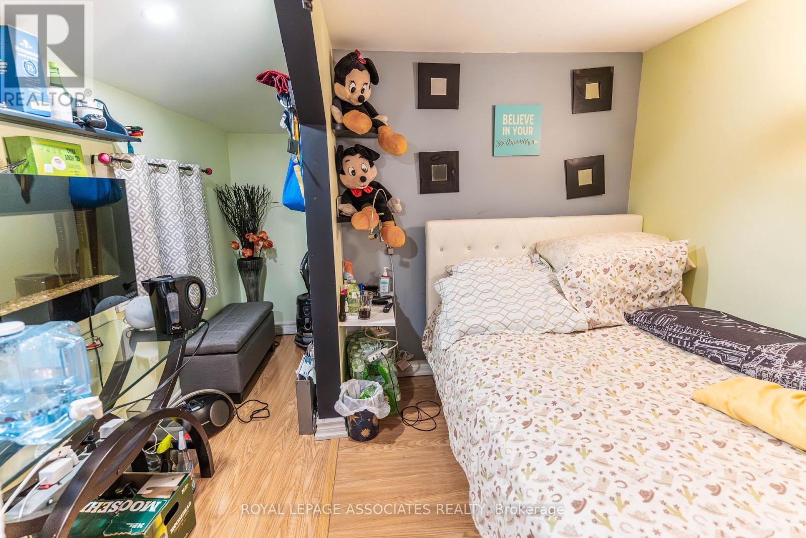 Photo 19 of 24 Hurley Crescent, Toronto ON