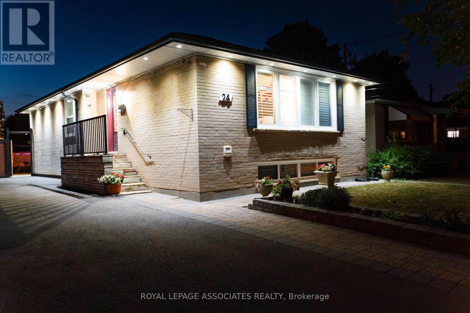 Photo 29 of 24 Hurley Crescent, Toronto ON