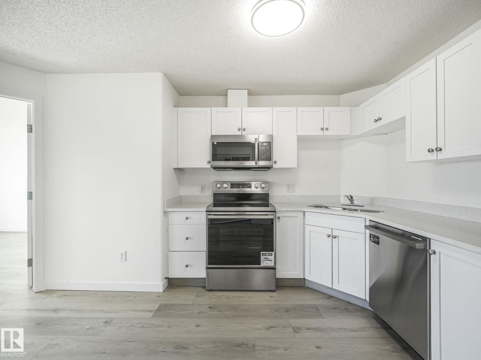 Photo 10 of 6208 7331 South Terwillegar Dr Nw, Edmonton AB