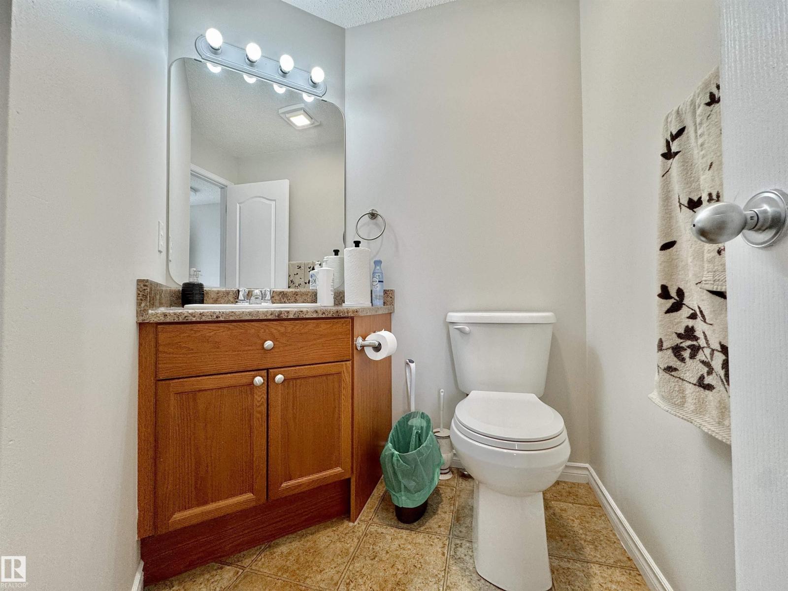 Photo 18 of 16112 43 St Nw, Edmonton AB