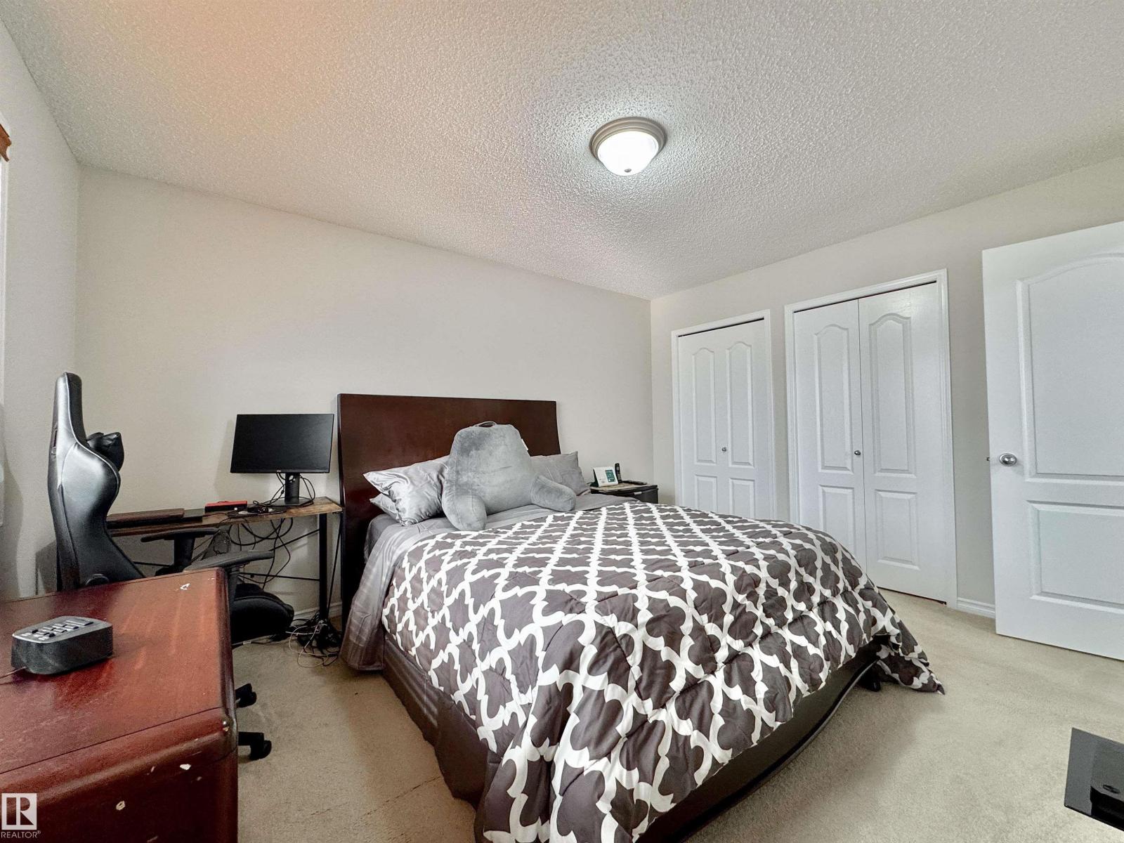 Photo 24 of 16112 43 St Nw, Edmonton AB
