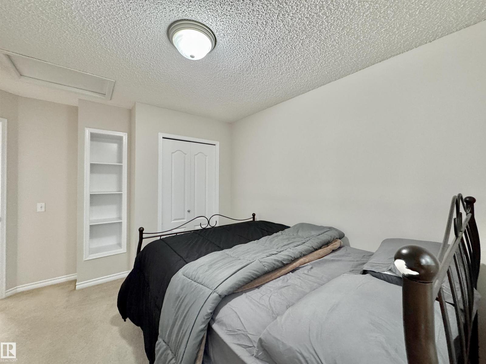 Photo 30 of 16112 43 St Nw, Edmonton AB