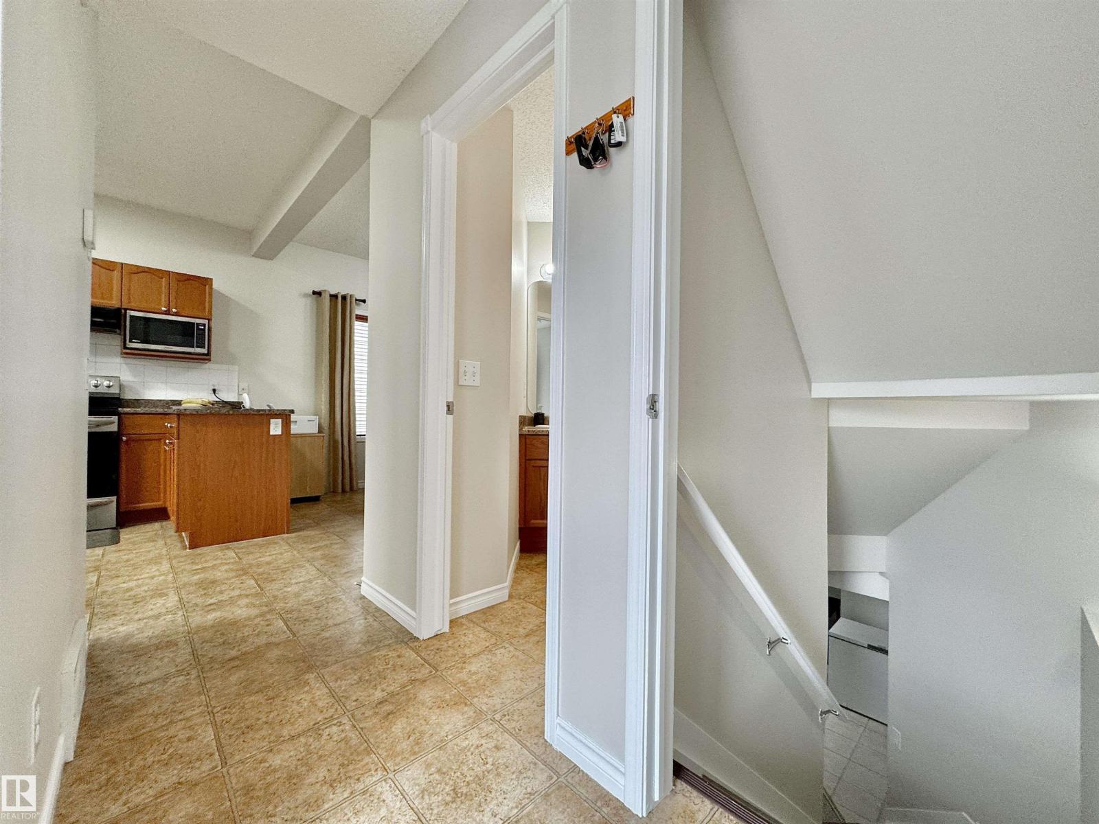 Photo 34 of 16112 43 St Nw, Edmonton AB